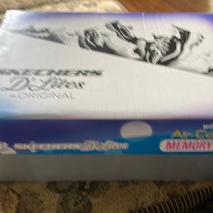 Girl’s Skechers D’Lites the Original size 7